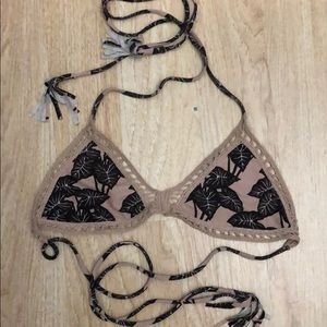 Acacia bikini top